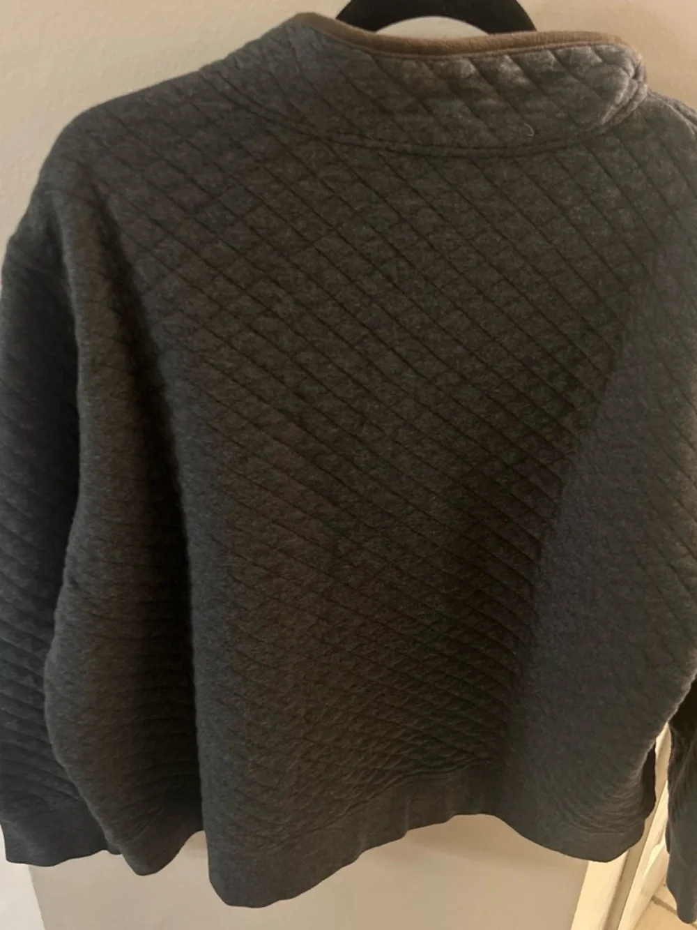 Banana Republic quilted crewneck